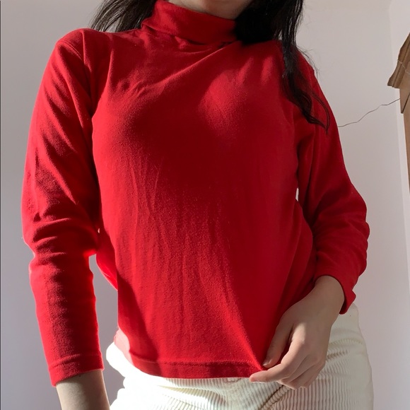❤️ Long-Sleeve Red Turtle Neck Top ❤️ - Picture 2 of 3